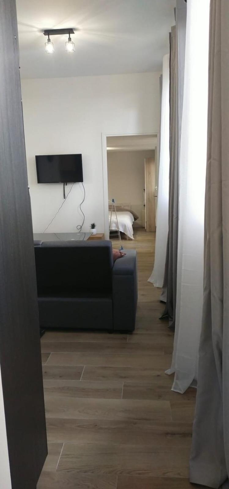 Apartamento 2 Piece Avec Terrasse Ensoleille Suresnes Exterior foto