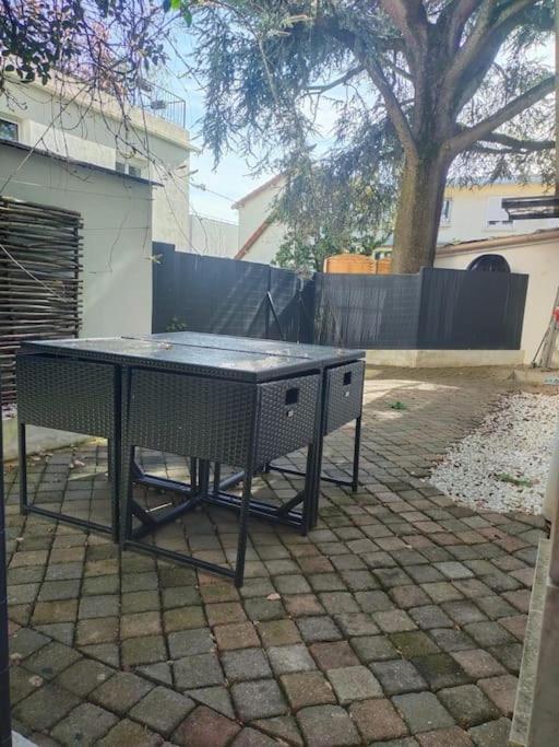 Apartamento 2 Piece Avec Terrasse Ensoleille Suresnes Exterior foto