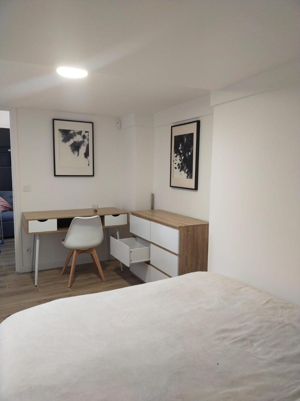 Apartamento 2 Piece Avec Terrasse Ensoleille Suresnes Exterior foto