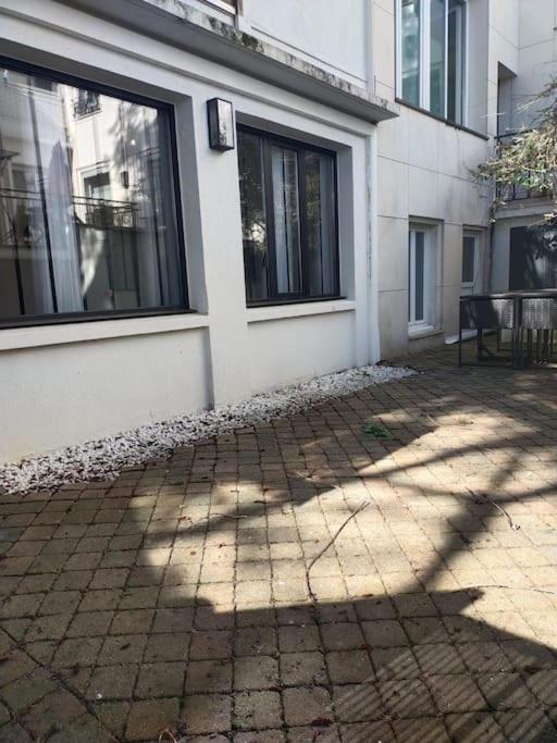 Apartamento 2 Piece Avec Terrasse Ensoleille Suresnes Exterior foto
